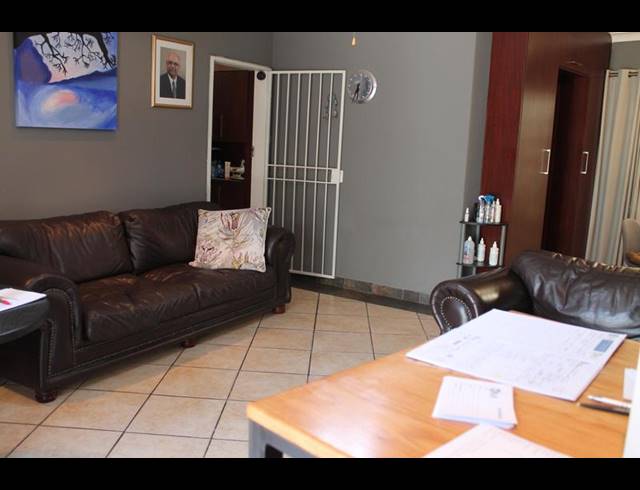 5 BEDROOM HOUSE FOR SALE IN EDENVALE CENTRAL
